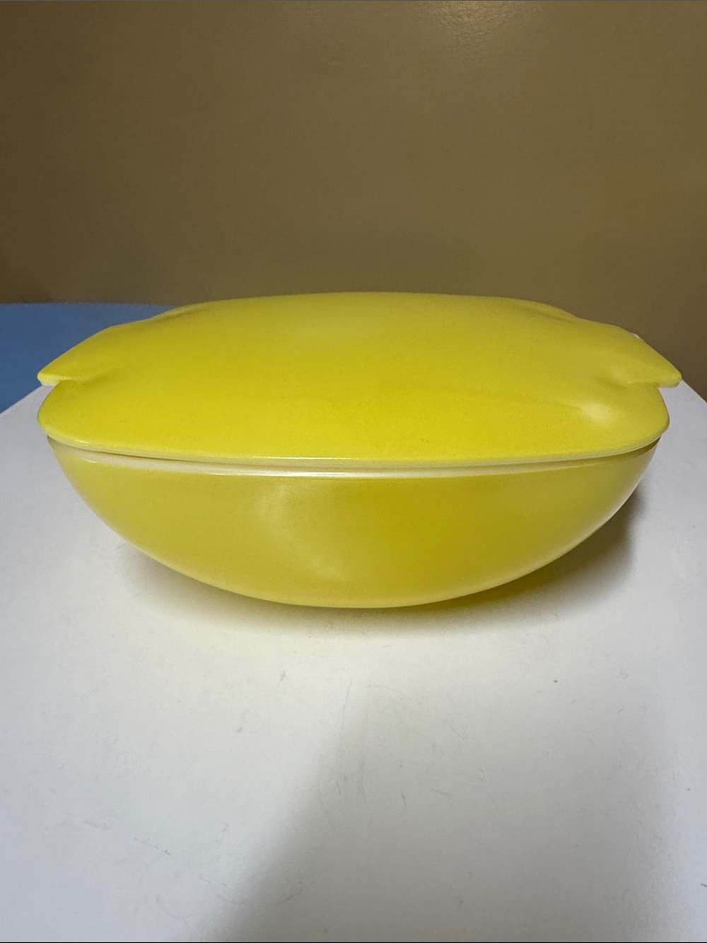 Pyrex 515B 015 1 1/2 Quart Bright Yellow Casserole Dish Bowl w/ Lid